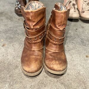 Brown Ankle Boots with Heart Accents